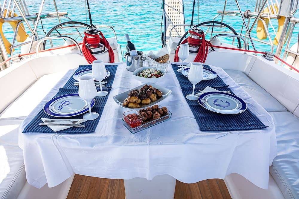 Mykonos - Kabinenräume in Luxus-Segelyacht in Tourlos (Mykonos), Mykonos