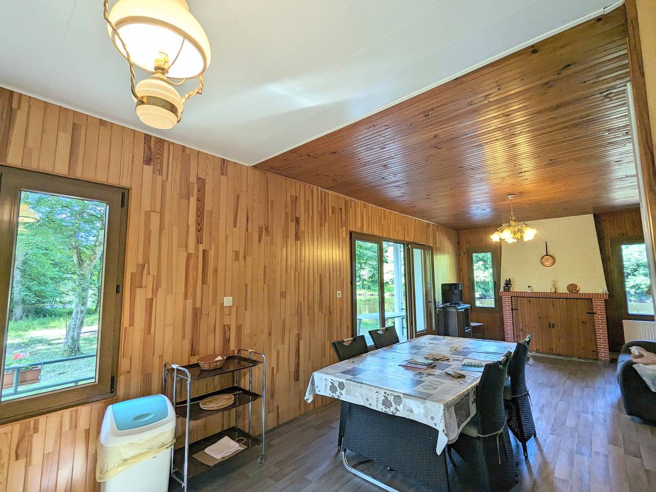 Île privée en Berry, nature et pêche, chauffage central in Le Menoux, Région de Châteauroux