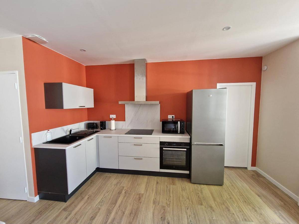 Appartement entier, Apartment in Lurcy-Lévis, Allier