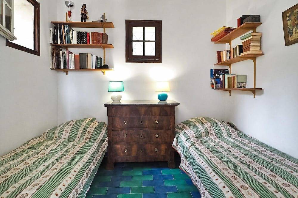 Lovely home in Saint-Martin-de-Crau in Saint-Martin-de-Crau, Arles region