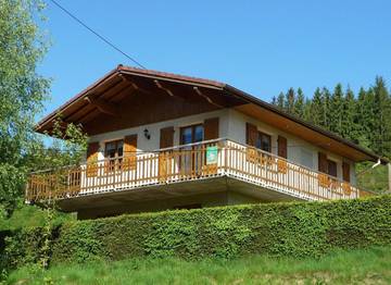 Gîte pour 7 personnes, avec jardin et terrasse, animaux acceptés à Rochesson