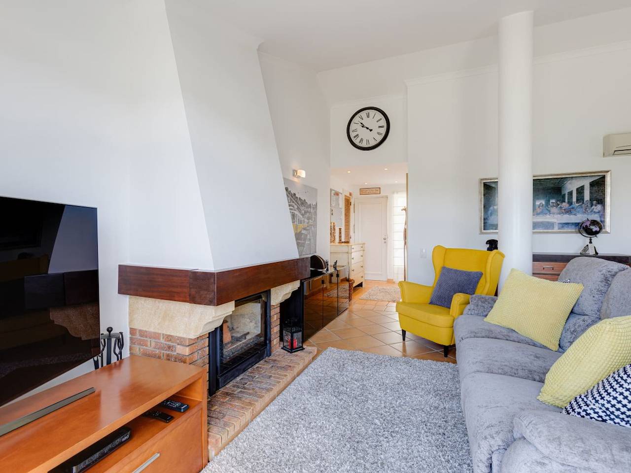 Entire apartment, Elegant retreat in Vila Sol for 4 guests in Quarteira, Faro District