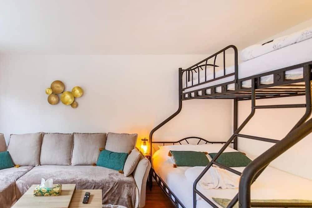 Appartement entier, Paris Centre 25 Min Porte A Porte !Studio 26M2 tout équipé avec jardin privatif in Saint-Michel-sur-Orge, Essonne