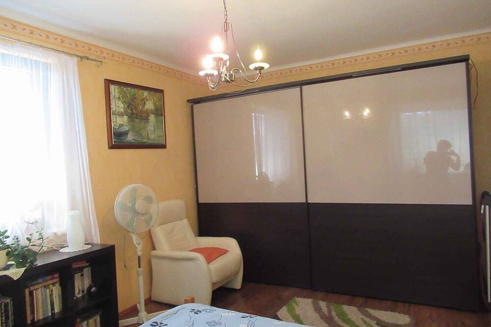Ganze Wohnung, Ferienwohnung an einem ruhigen Ort, mit schönem Ausblick in Csopak, Balatonfüredi járás