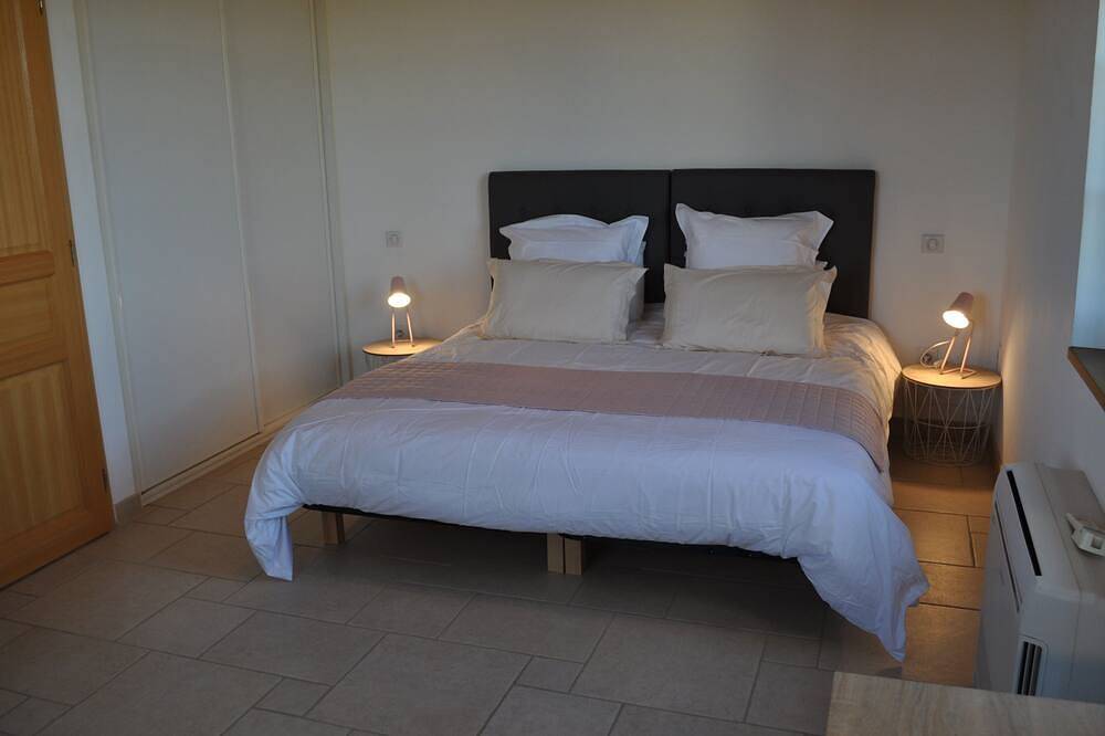 Cottage for 4 people in Sainte-Foy-de-Longas, Périgord Pourpre