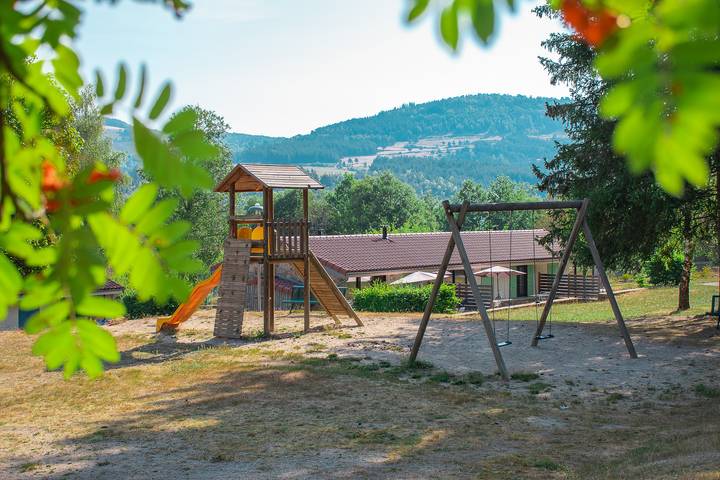 Logement 4/6 pers. - Village Vacances de la Forêt de Ganigal in Le Malzieu-Ville, Región de Mende