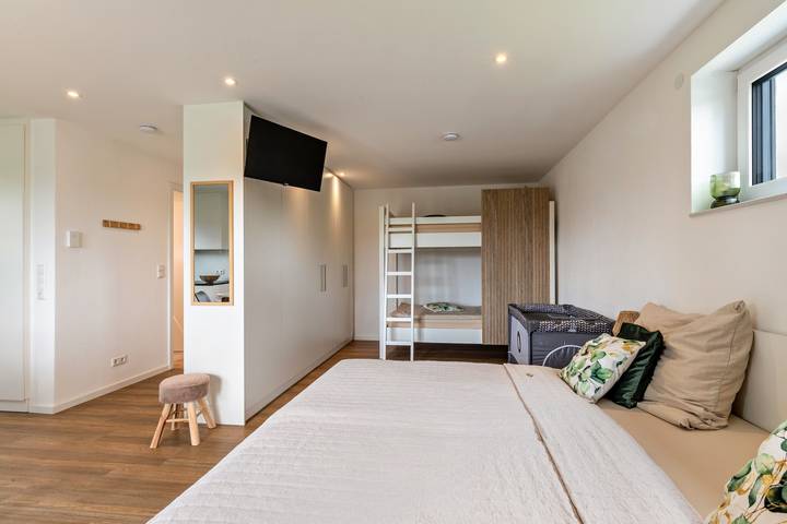 Hel lägenhet, Family Apartment Fewo Parkside S3 | 8Min to Legoland | Balcony & Parking in Legoland Deutschland, Günzburg
