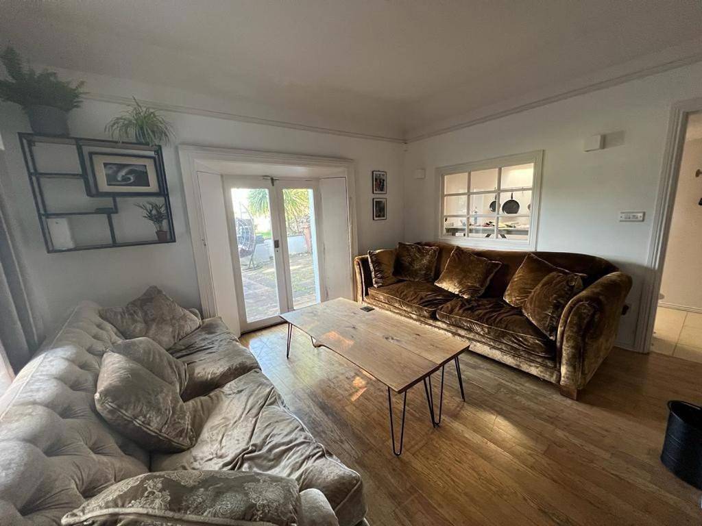 Apartamento inteiro, Magical Gate Lodge on Dublin Coast in Dublin, Condado de Dublin