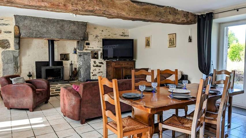 Location de vacances pour 9 personnes, avec Terrasse et Vue à Saint-Martin-sur-Oust