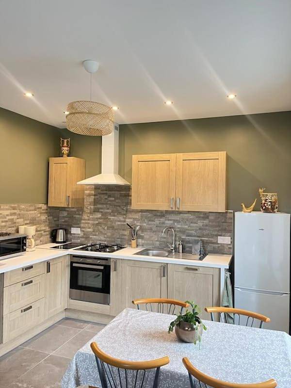 Gîte pour 4 personnes, avec terrasse à Saint-Julien-Chapteuil - 2