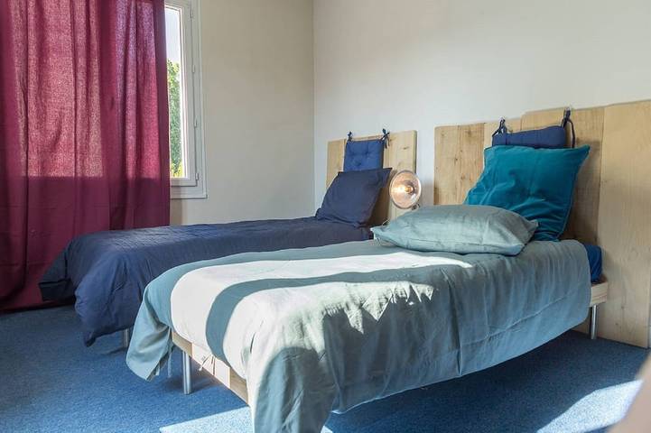 Location de vacances pour 10 personnes, avec terrasse et jardin à Nazelles-Négron - 2