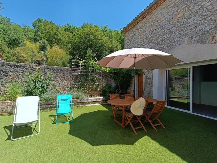 Location de vacances pour 2 personnes, avec sauna ainsi que jardin et piscine à Saint-Vincent-Rive-d'Olt - 4