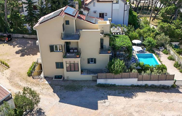 Ferienhaus für 12 Personen, mit Terrasse
