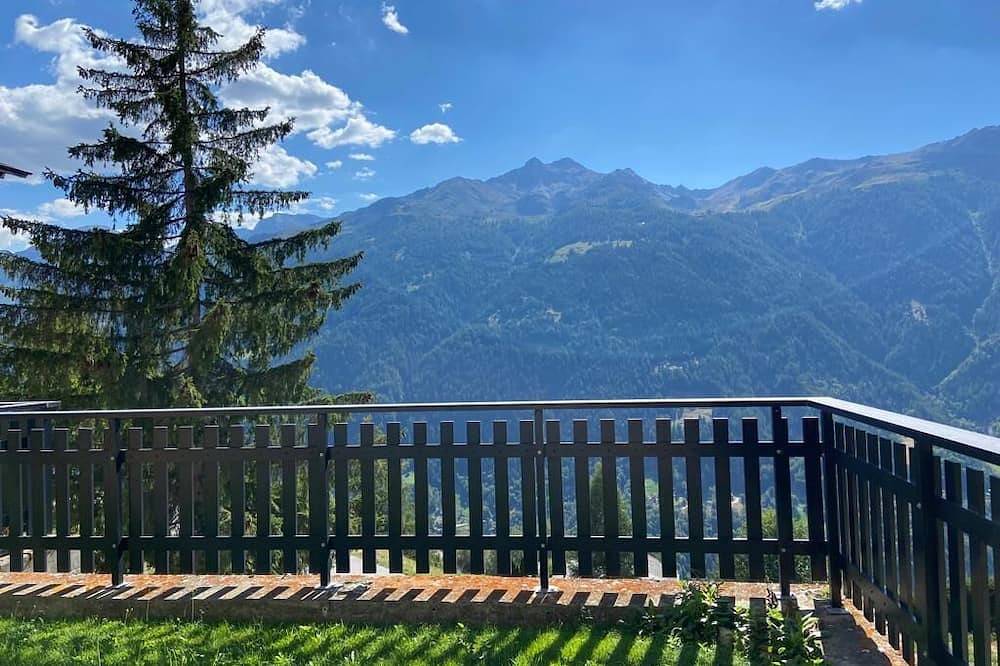 Ganze Wohnung, Außen: Wohnung für 2 Personen im Erdgeschoss, privater Garten mit Gartenmöbeln und schöner Aussicht, in Saint Luc, Anniviers