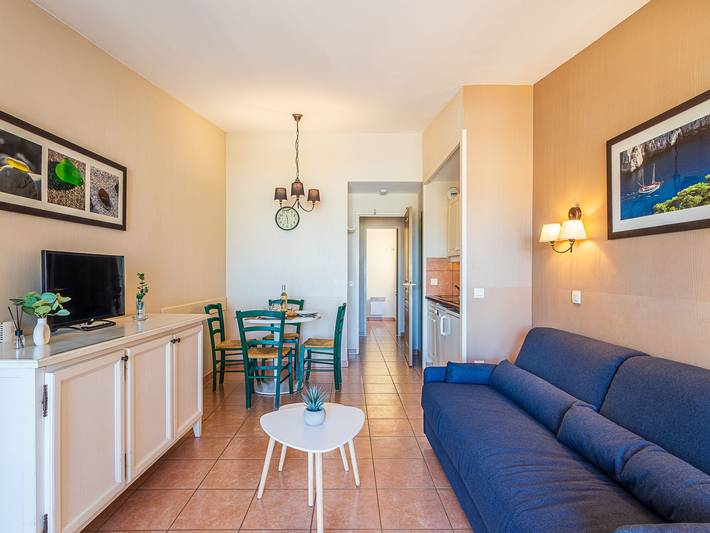 Gîte pour 4 personnes, avec terrasse et bassin pour enfant dans La Coudoulière - 3