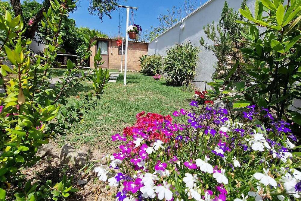 Casa Vacanze, Stile Campidanese con Tocchi Moderni, a 10 min dal Mare in Riola Sardo, Stagno di Càbras