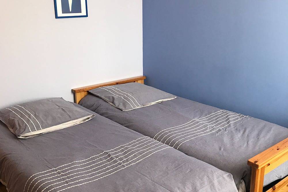 Charming house completely renovated with swimming pool in the heart of the village for 4 people in Capestang, Canal du Midi