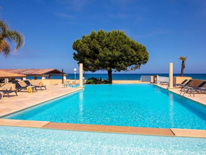 Appartement de vacances pour 4 personnes, avec piscine et jardin - 1