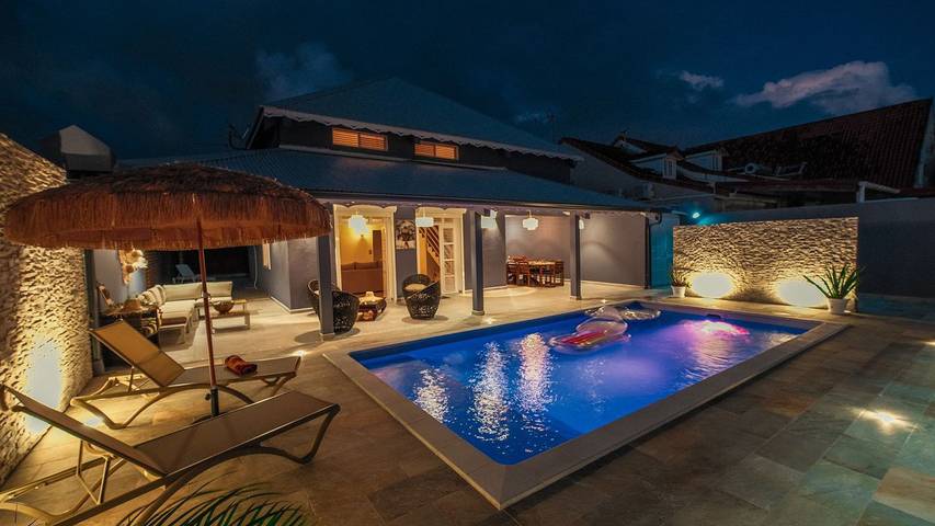 Villa für 8 Personen, mit Pool und Balkon - 1