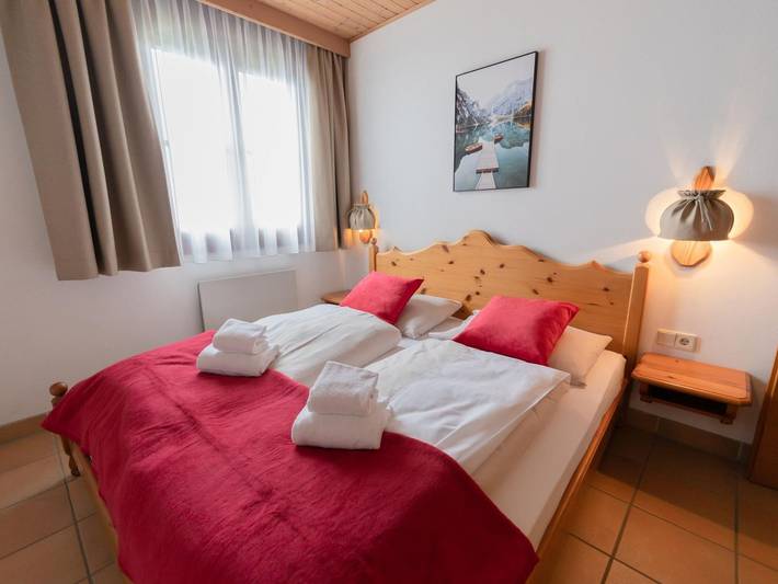 Ferienwohnung für 6 Personen, mit Balkon und Whirlpool sowie Sauna und Seeblick