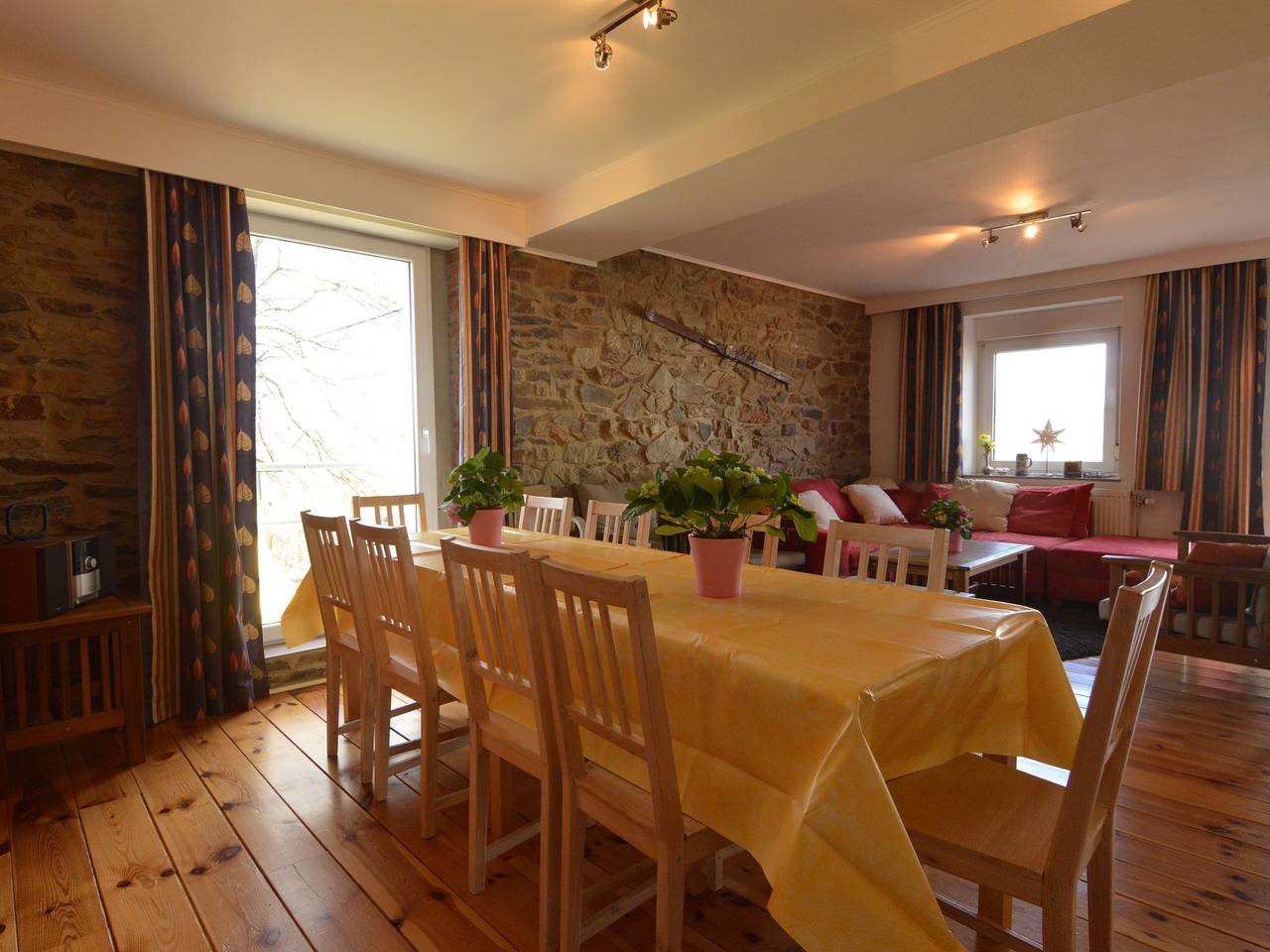 Ganze Wohnung, Apartment in Halenfeld-Amel mit Terrasse in Amel, Naturpark Hohes Venn