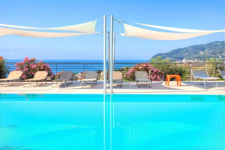 Ferienwohnung für 4 Personen, mit Balkon und Whirlpool sowie Terrasse und Garten in Diano Marina Gemeinde