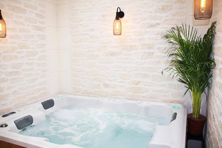 Maison d’hôte pour 2 personnes, avec Jacuzzi et Terrasse
