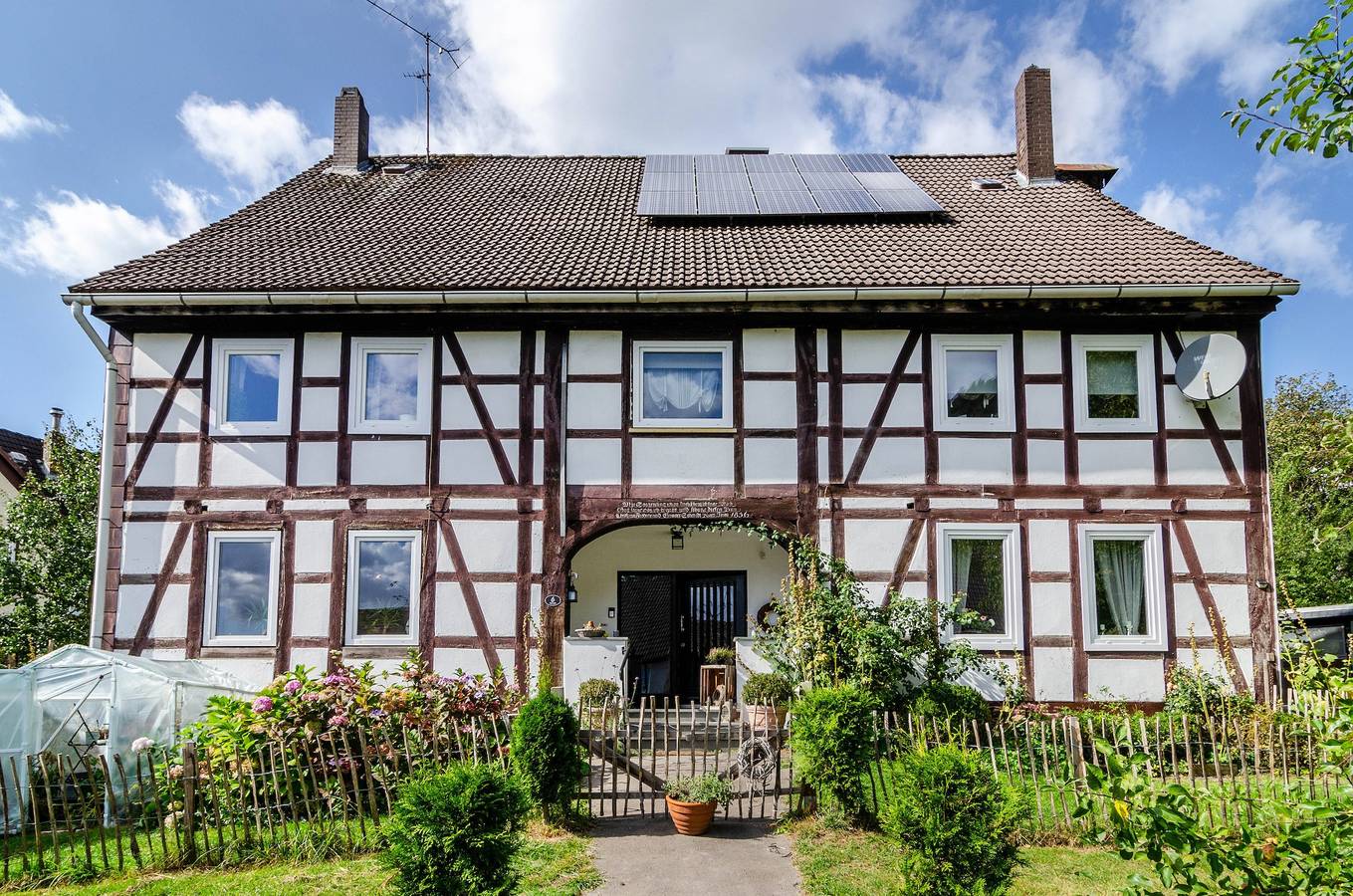 Ganze Wohnung, Ferienwohnung 'Am Vogler' mit Bergblick, Gemeinschaftsterrasse und Wi-Fi in Holenberg, Landkreis Holzminden