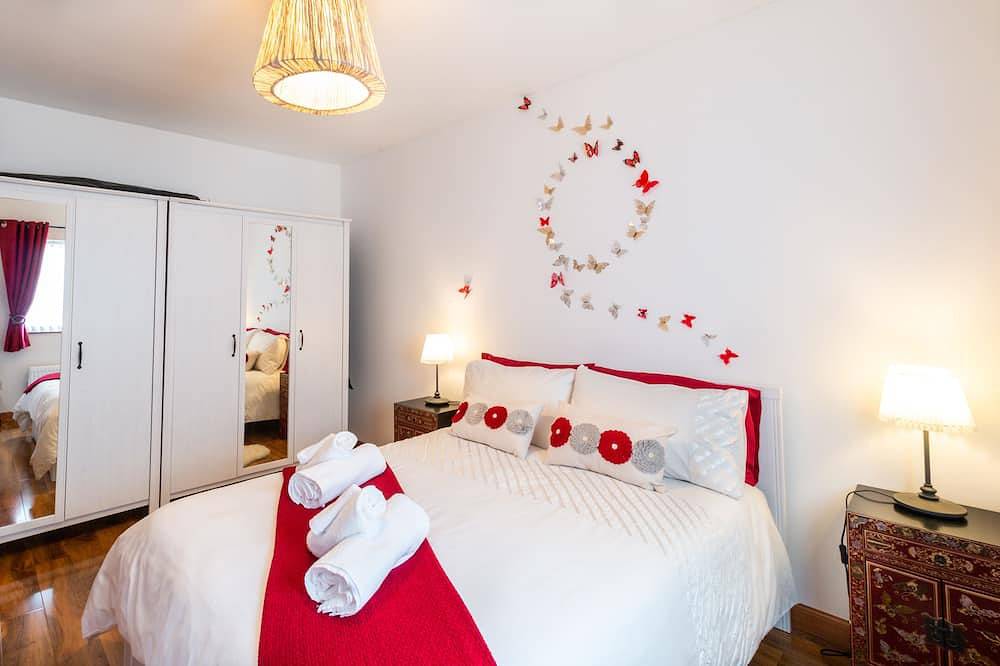 The Boathouse has fantastic country views near spectacular coastal walks in Aberdeenshire