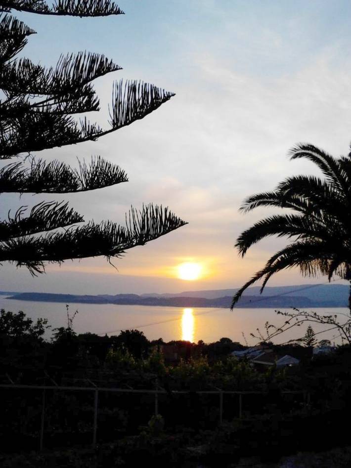 Διαμερίσματα διακοπών για 2 άτομα, με Μπαλκόνι και Ταράτσα καθώς και Κήπο και Θέα στη Λάσση