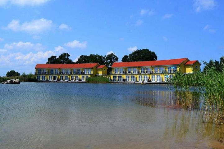 Hotel für 2 Personen, mit Whirlpool und Terrasse sowie Garten und Pool in Perleberg