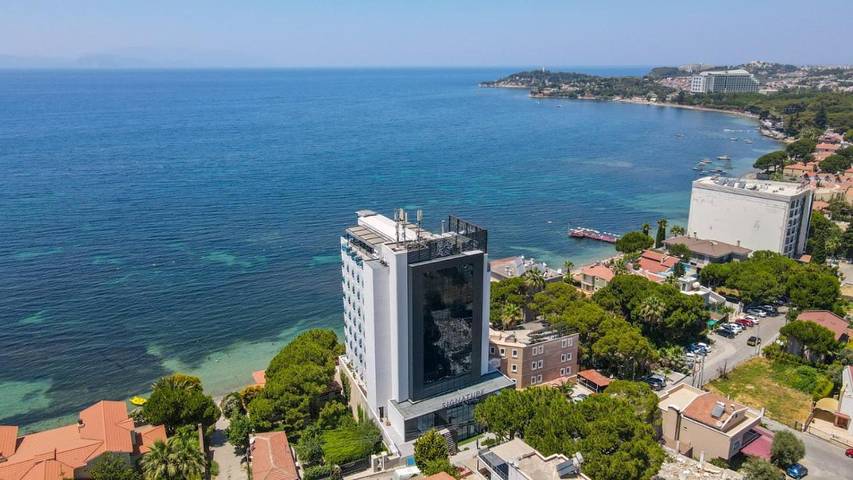 Hotel voor 3 personen, with terras and sauna as well as zwembad and uitzicht in Kusadasi