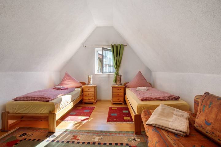 Appartement entier, Appartement 'Sila 3' avec terrasse commune et Wi-Fi in Weinstadt, Arrondissement de Rems-Murr