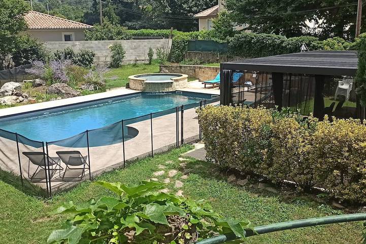 Location de vacances pour 15 personnes, avec Balcon et Jardin à Génissieux