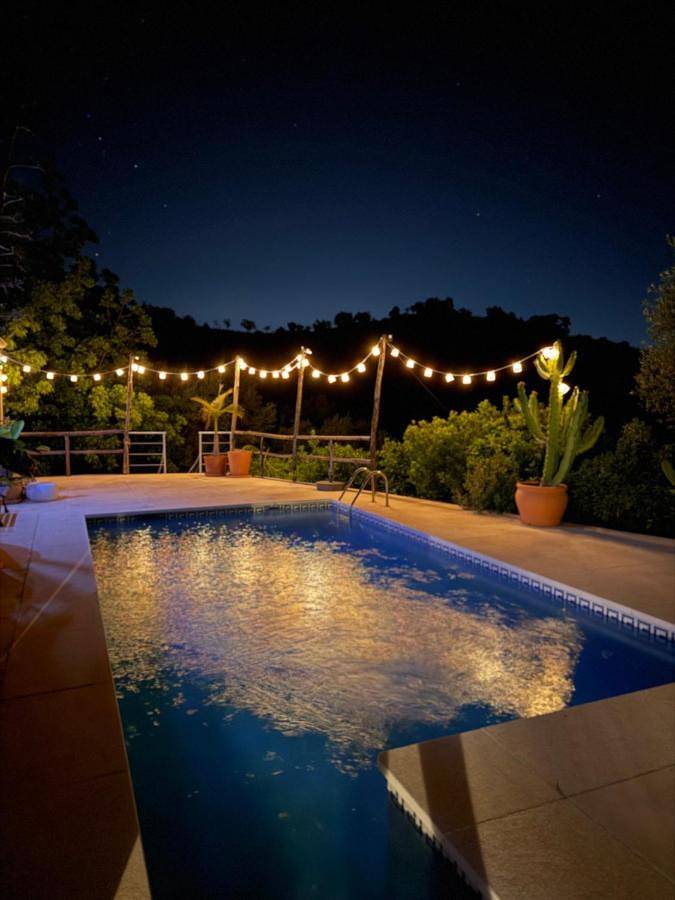 Casa rural para 11 personas, con jardín además de vistas y piscina, Se admiten mascotas en Almogía - 2