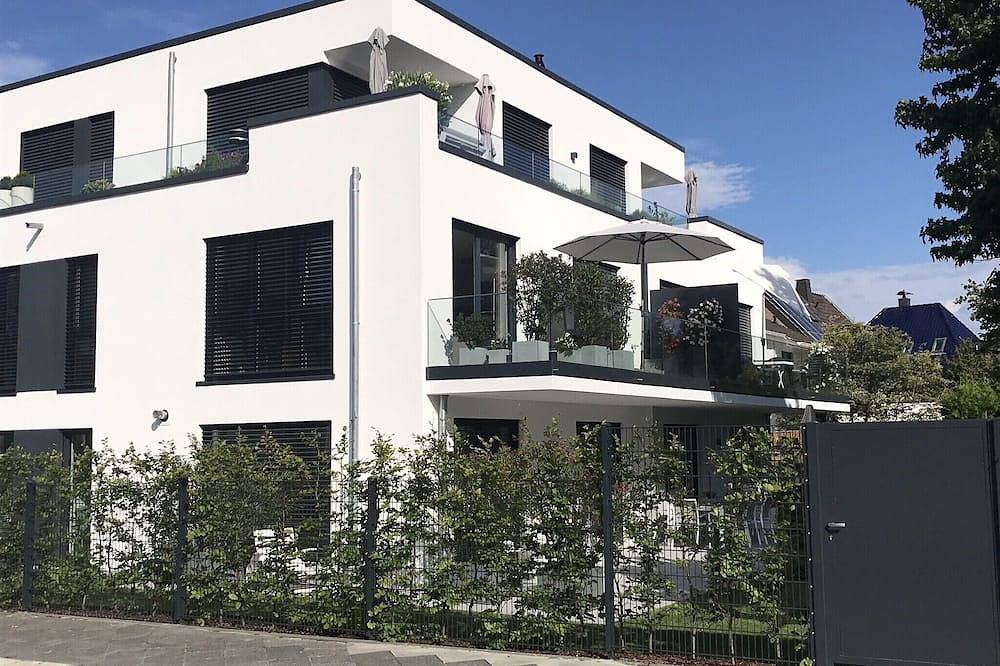 Ganze Wohnung, Moderne, helle Wohnung am Moerser Schlosspark in Moers, Niederrhein