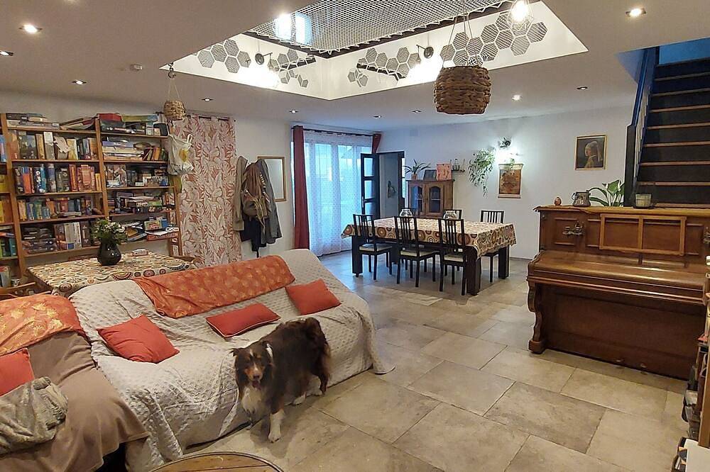 2 Chambres dans grande maison avec petit jardin, cheminée, charmant centre ville in Bléré, Région de Tours