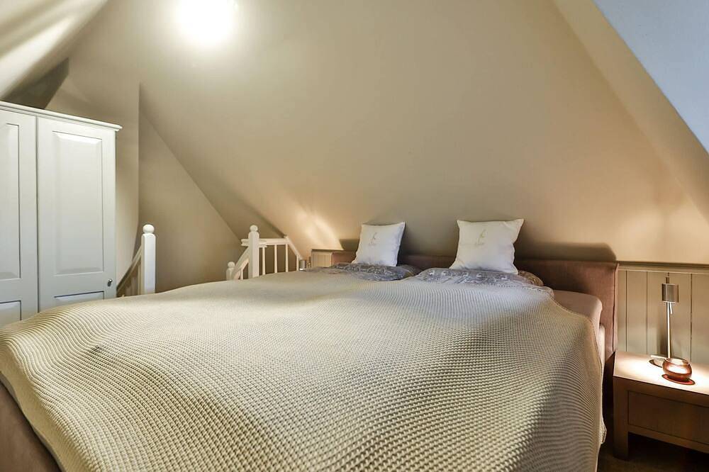 Ganze Wohnung, Kuschelnest unter Reet mit Pool und Sauna in Keitum, Sylt (Gemeinde)