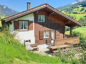 Ferienhaus für 9 Personen, mit Terrasse und Garten in Graubünden