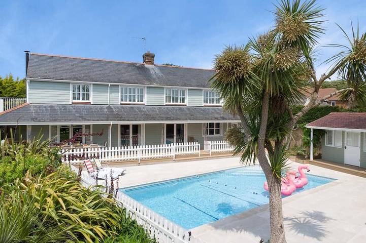 Cottage for 14 people, with pool and garden on the Isle of Wight