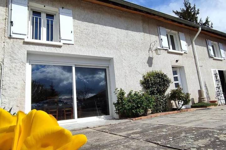 Gîte pour 8 personnes dans Magneux-Haute-Rive