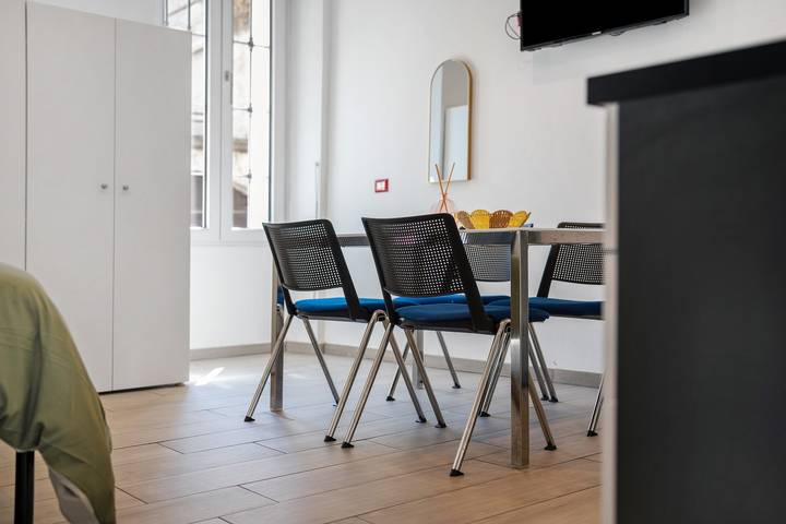 Entire studio, Studio Apartment 'Monolocale Red' with Wi-Fi and Air Conditioning in Delebio (Town), Delebio