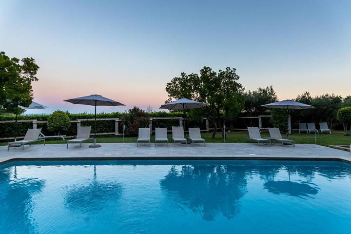 Hôtel pour 2 personnes, avec balcon et vue ainsi que jardin et piscine à Les Baux-de-Provence - 2