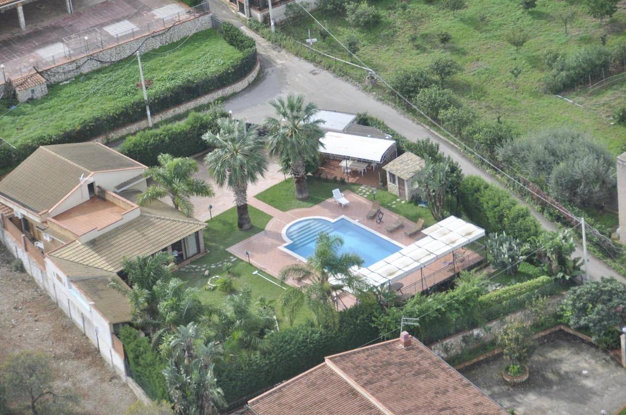 Villa with Private Pool in Altavilla Milicia, Provincia di Palermo