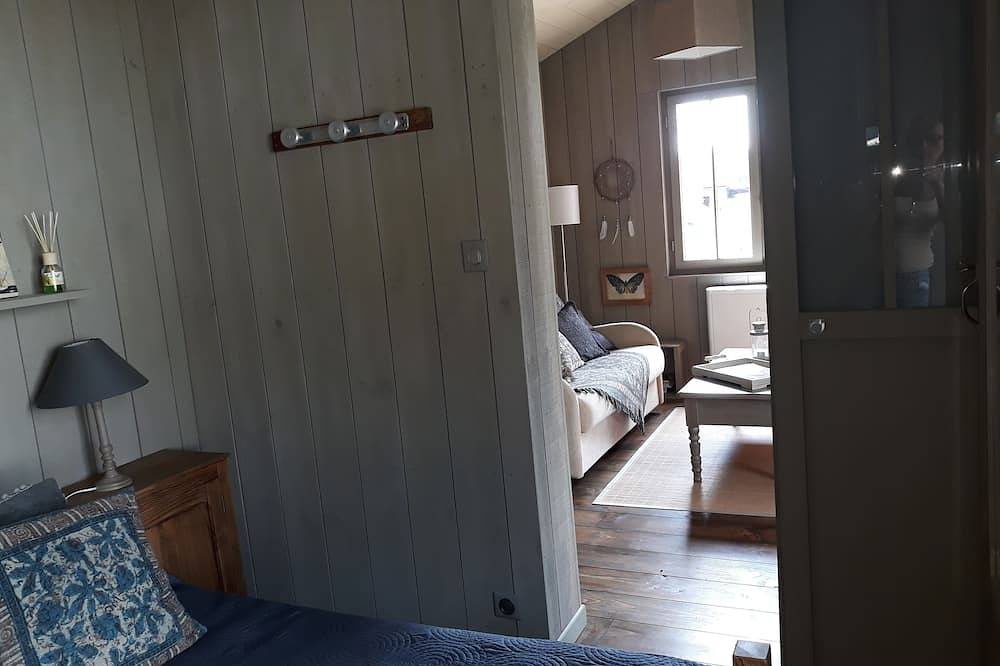Maison esprit cabane bord canal Cazaux (15 min d'Arcachon) avec ponton privé in Cazaux, La Teste-de-Buch