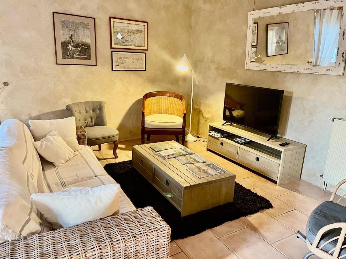 Appartement entier, One-Bedroom Apartment in Saint-Jouan-des-Guérets, Région de Saint-Malo