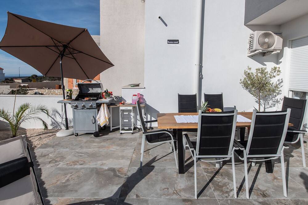 Apartamento entero, Apartment Luka with Heated Private pool in Novalja, Pag