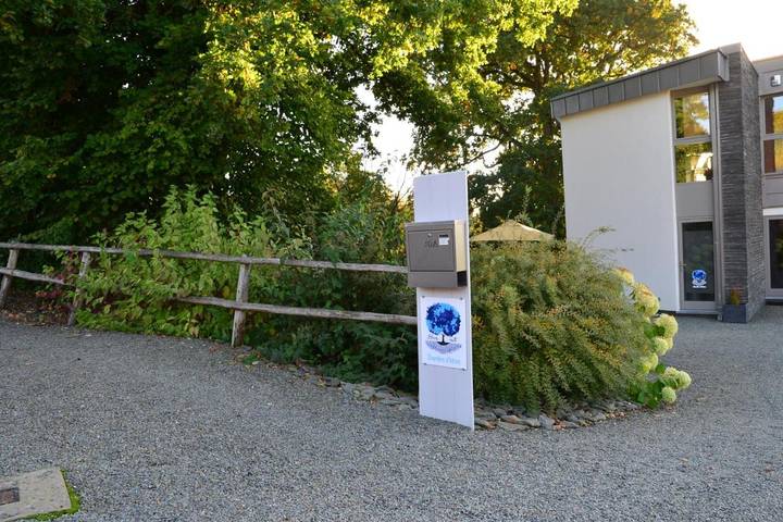 Location de vacances pour 2 personnes, avec Terrasse ainsi que Jardin et Vue à Lierneux - 3