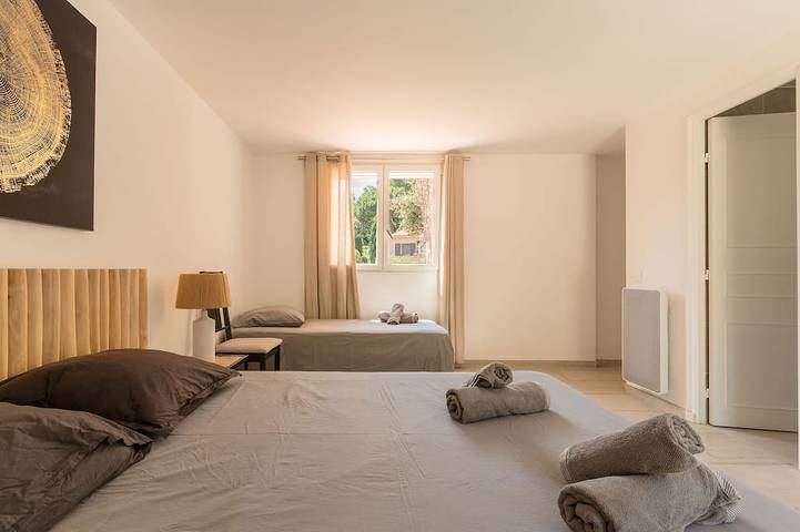 Location de vacances pour 10 personnes, avec terrasse et jardin dans La Madrague - 4