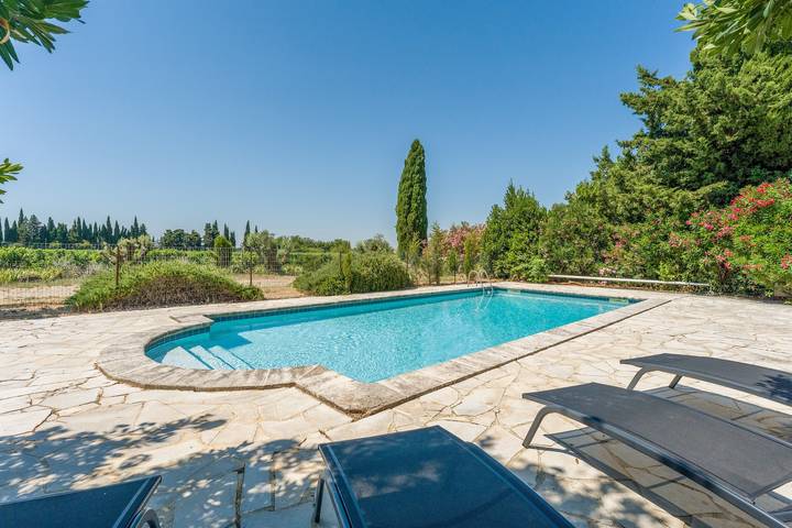 Location de vacances pour 10 personnes, avec Jardin à Jonquières